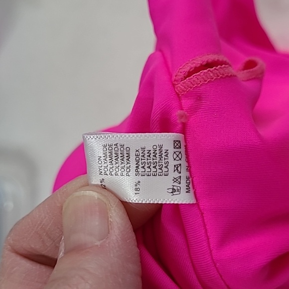 Unknown Brand women's hot pink, hi-cut swimsuit with cutouts size XL - Picture 6 of 7